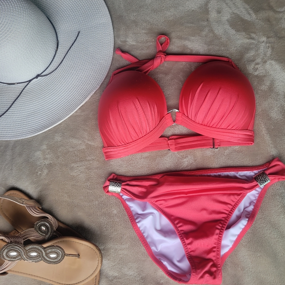 NWT Venus Two-Piece Push-up Top Bikini Swimsuit with Metal Detailing